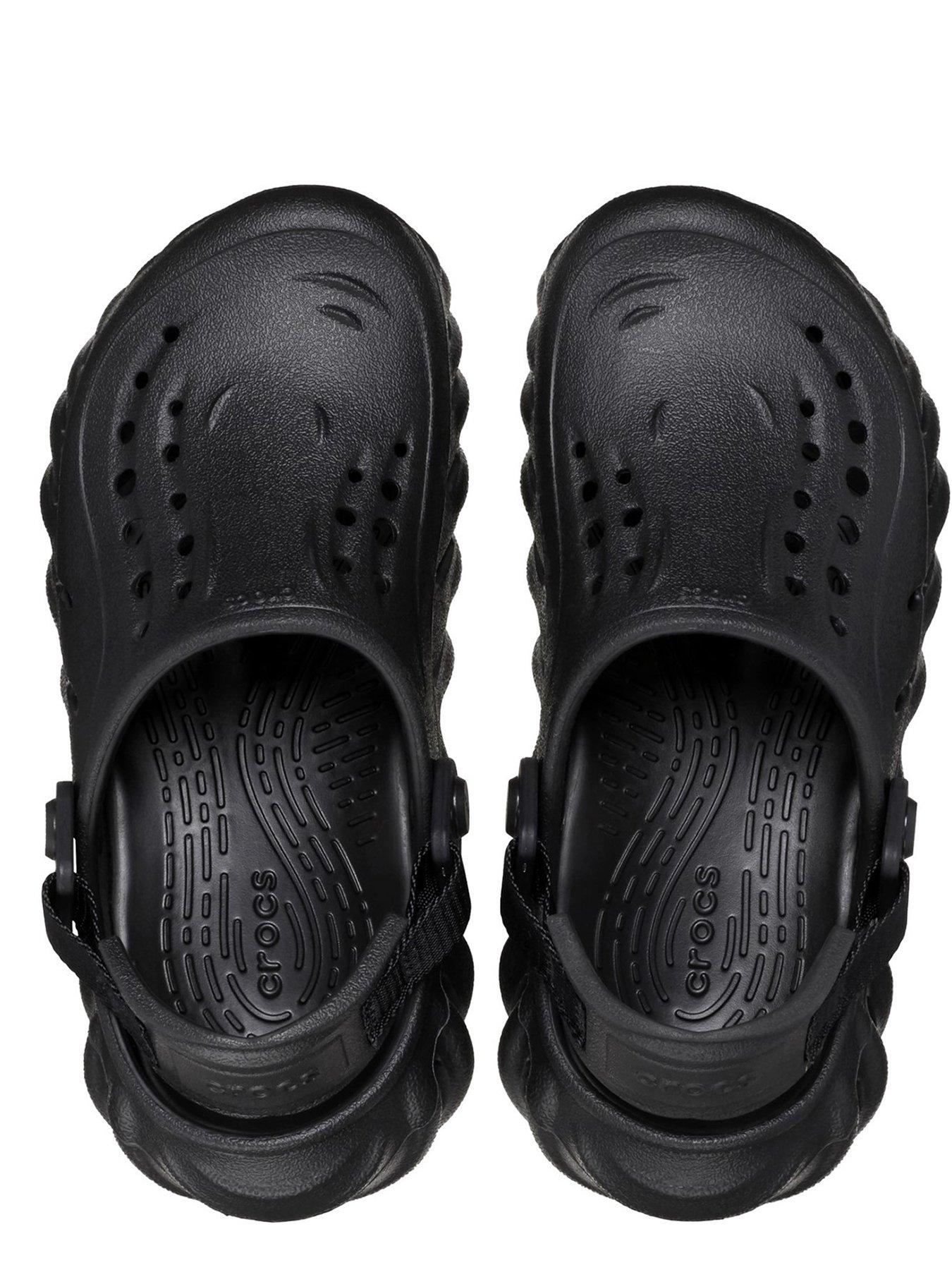 crocs-echo-kids-blackoutfit