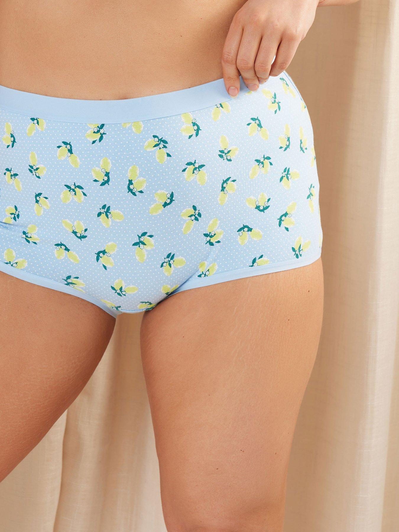 yours-curve-5-pack-lemon-stretch-shorts-greyoutfit