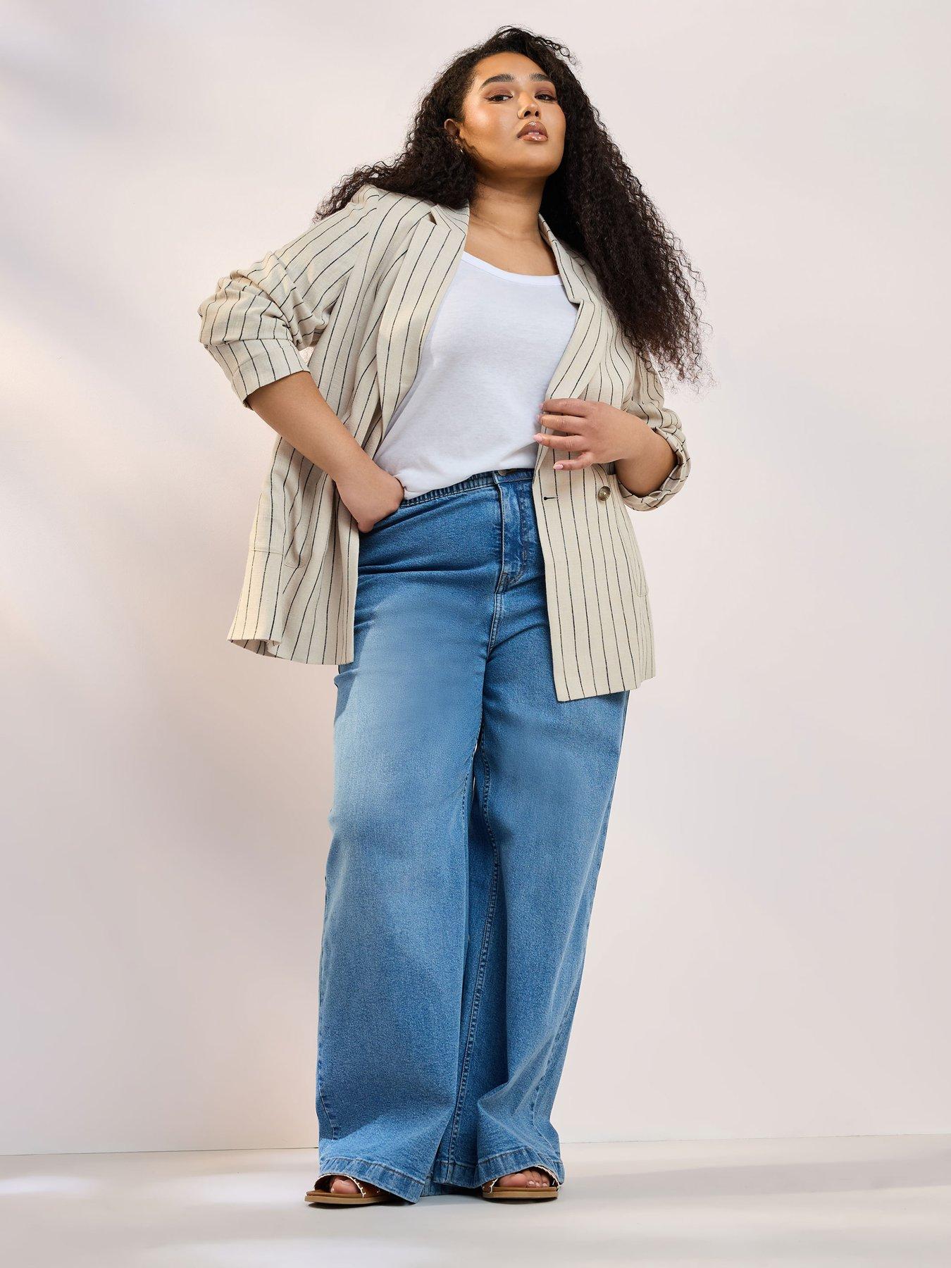 Image 3 of 4 of Yours Curve Tailored Stripe Blazer - Natural