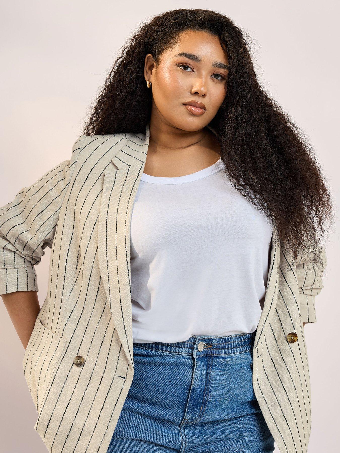 Image 4 of 4 of Yours Curve Tailored Stripe Blazer - Natural