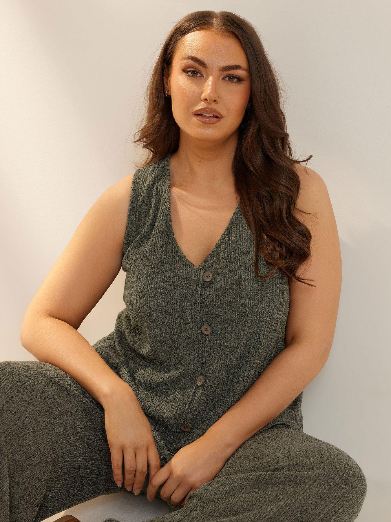 yours-curve-button-waistcoat-greenoutfit
