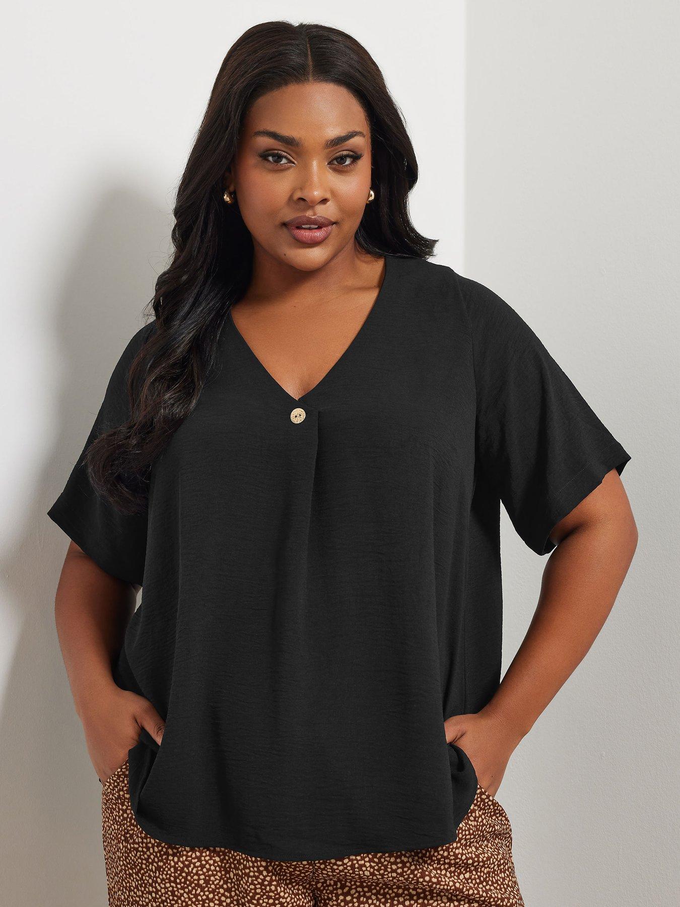 yours-curve-button-notch-neck-top-blackoutfit