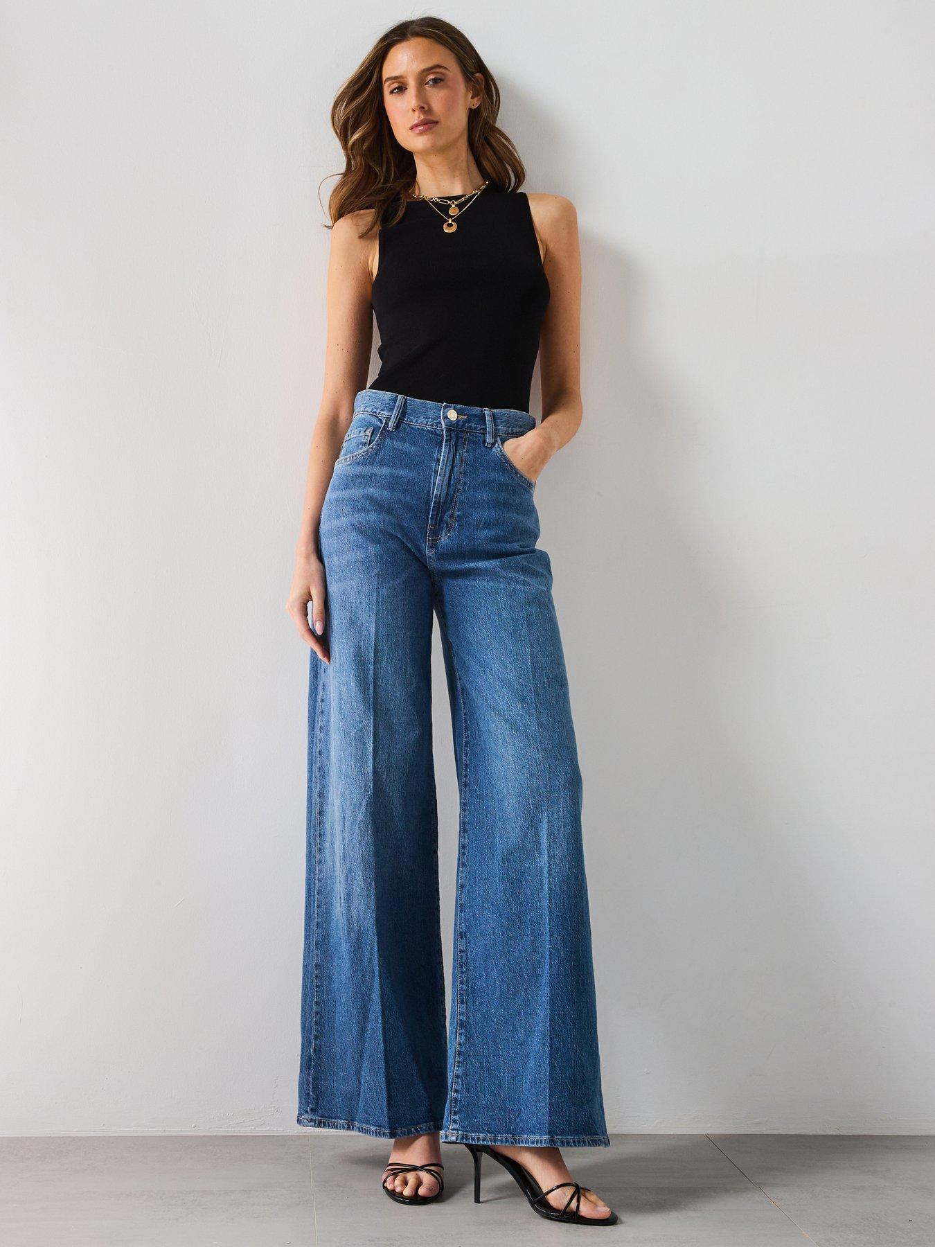 mango-sleeveless-fitted-knitted-topback