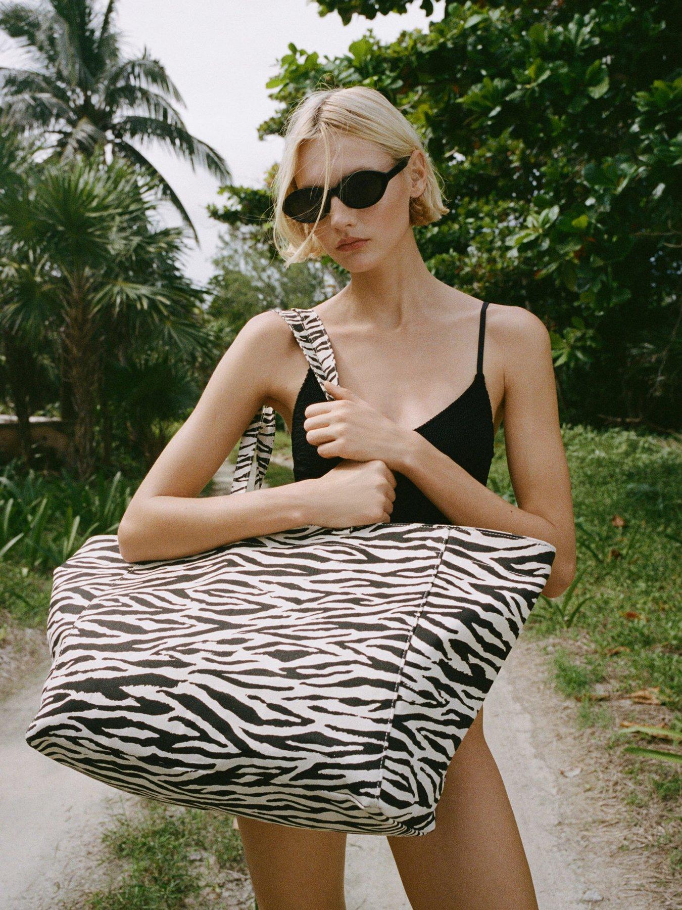 mango-zebra-cotton-shopper-bagstillFront