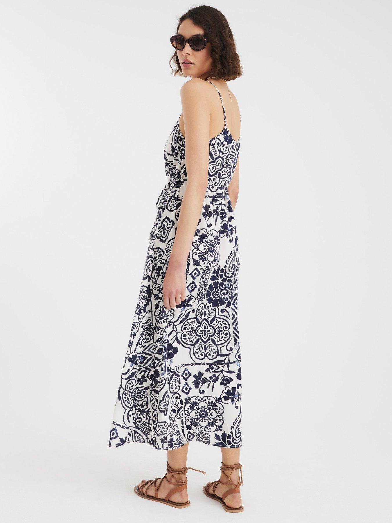 river-island-trapeze-dress-blackstillFront