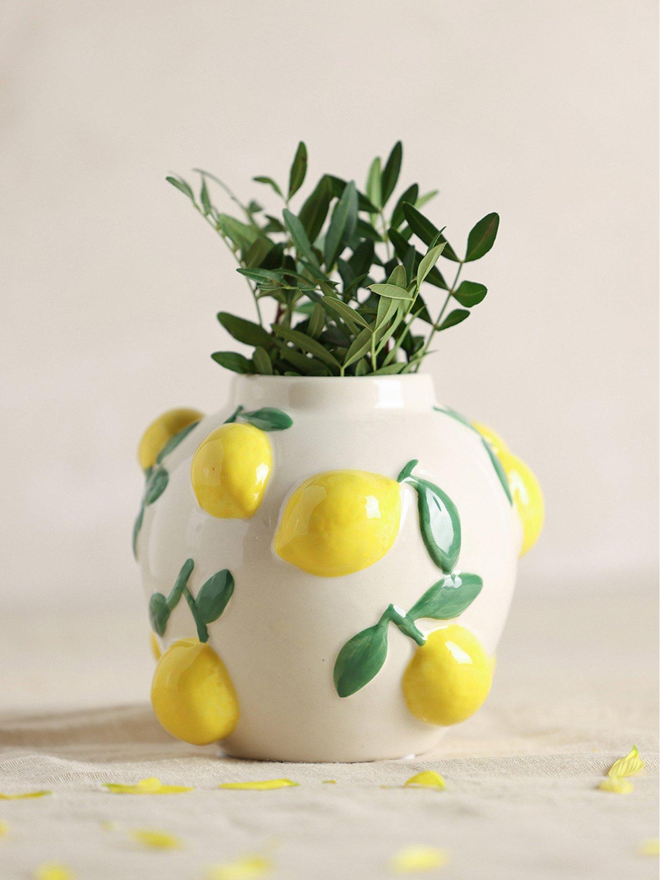 Hestia Hestia White Vase With Lemons