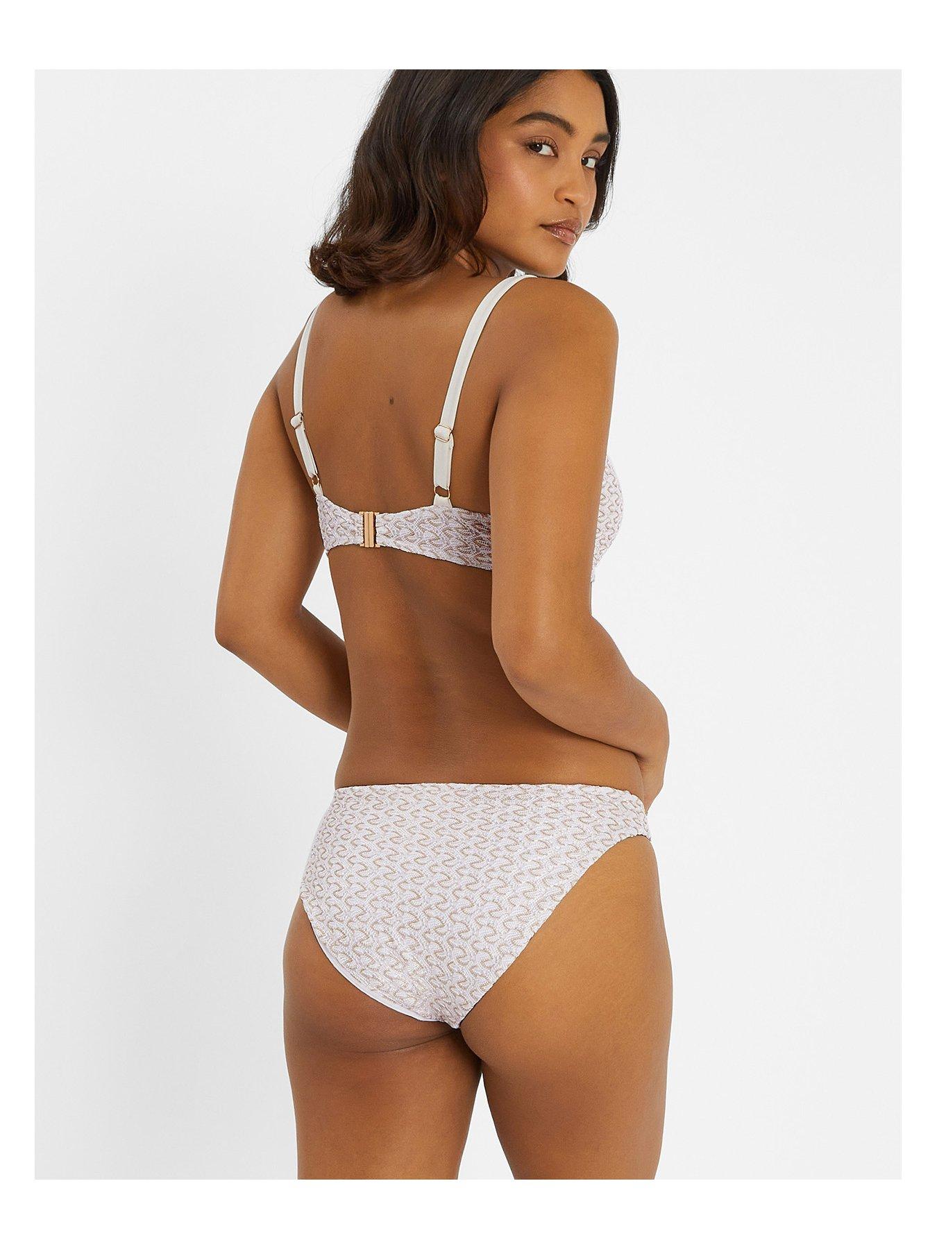 accessorize-crochet-metal-detail-top-goldstillFront