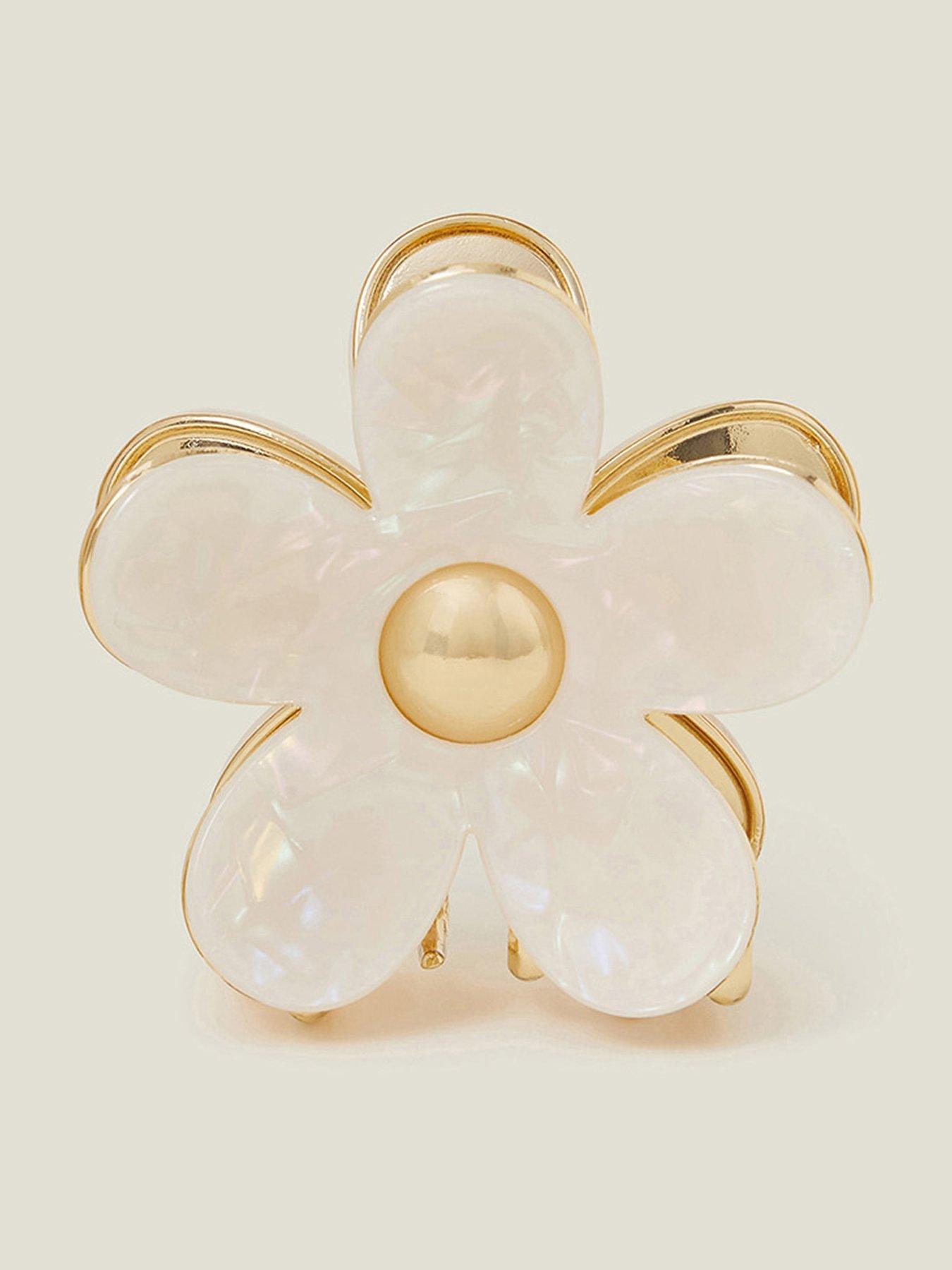 Image 1 of 3 of Accessorize Resin Flower Claw Clip - Pearl - Cream