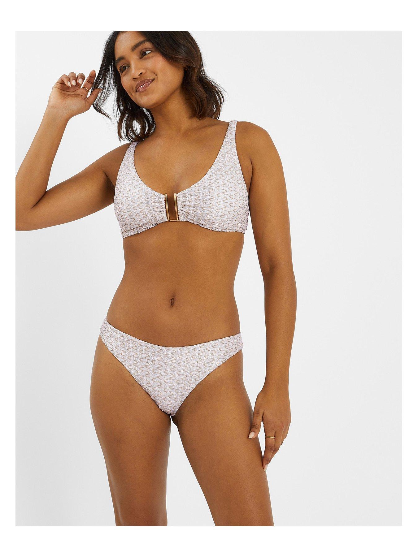 Image 4 of 4 of Accessorize Grochet Pant - Gold