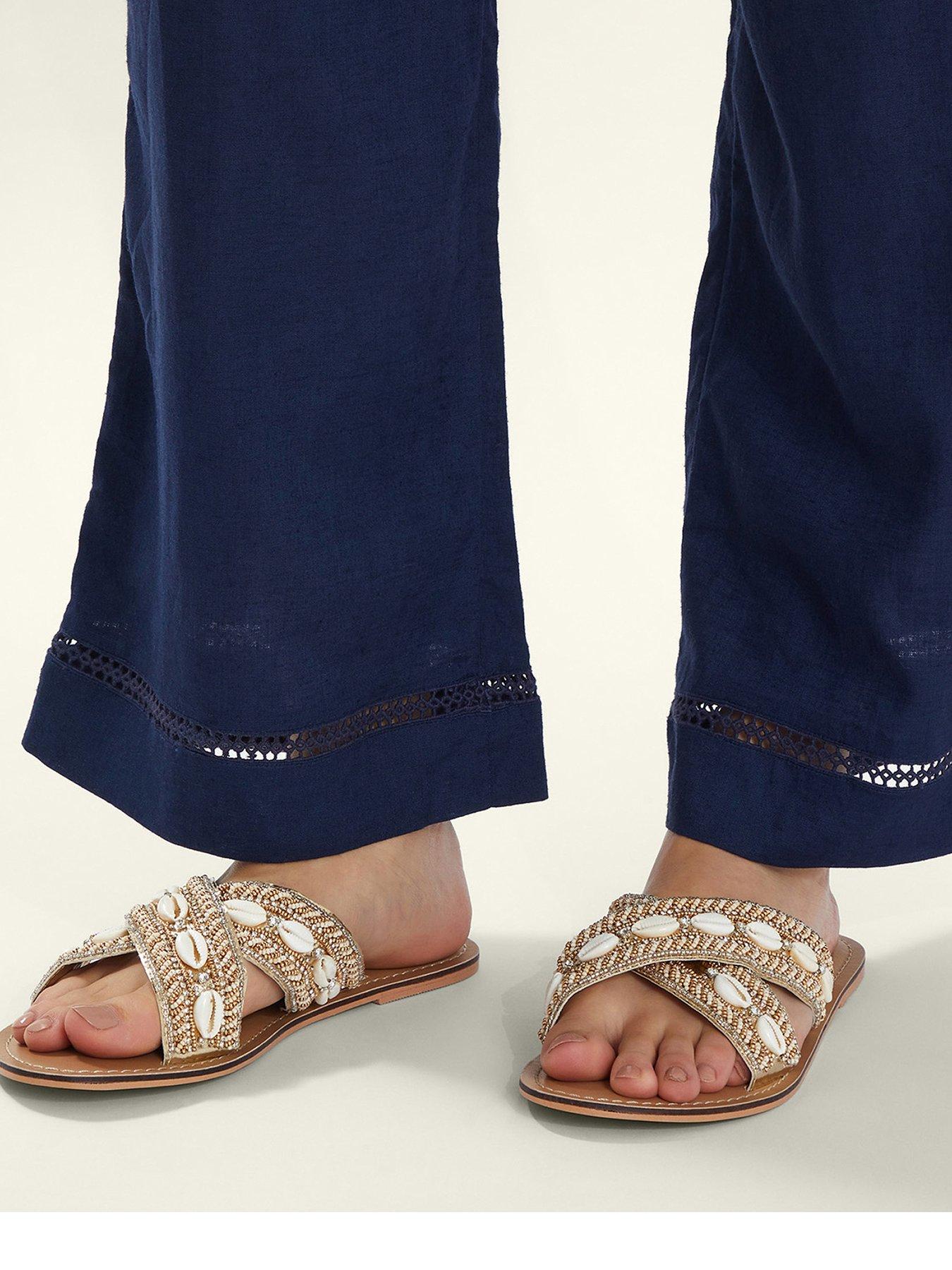 Image 2 of 4 of Accessorize Shell Cross Strap Sandals - Gold