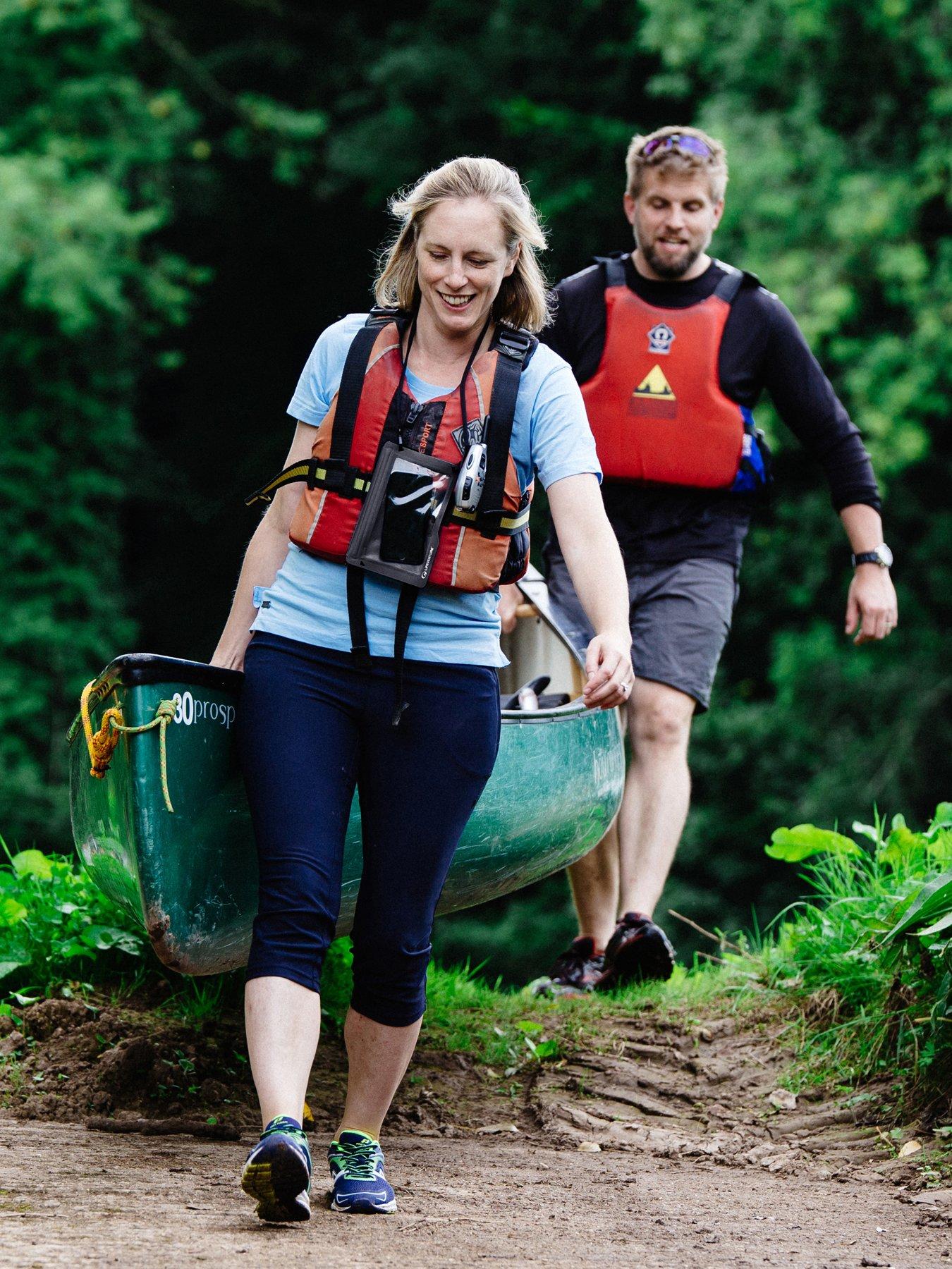 lifeventure-waterproof-phone-case-plus-greyoutfit