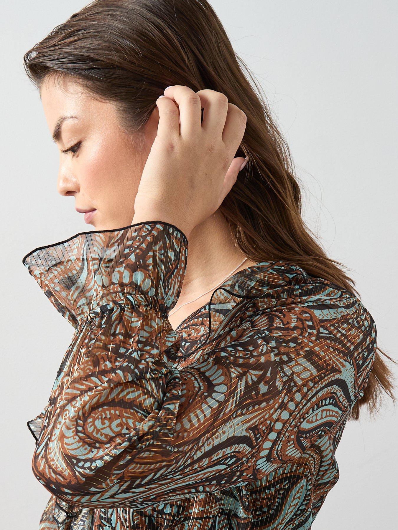 the-very-collection-curve-ruffle-v-neck-midi-dress-printoutfit