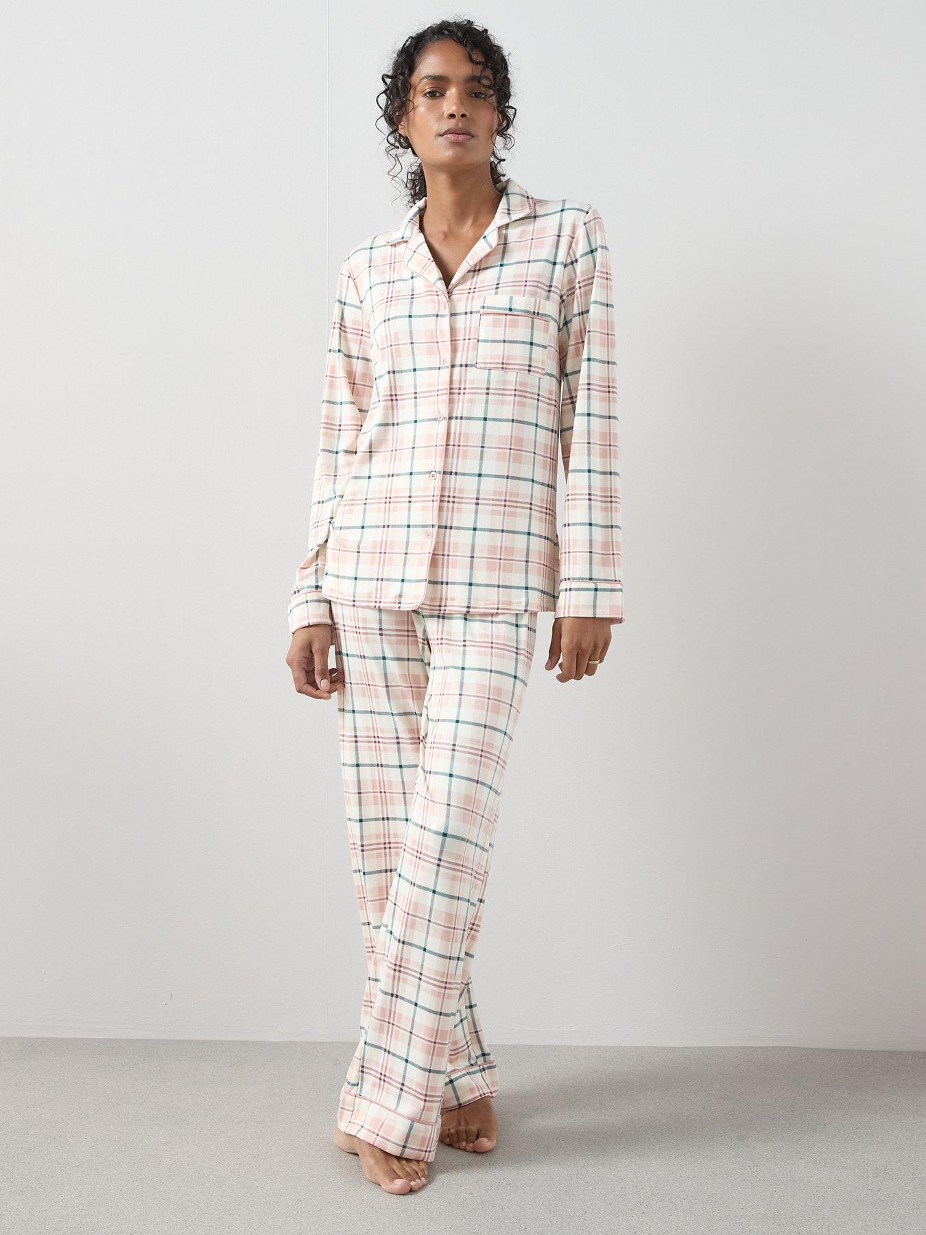 the-very-collection-check-aop-fleece-revere-pj-set-greenback