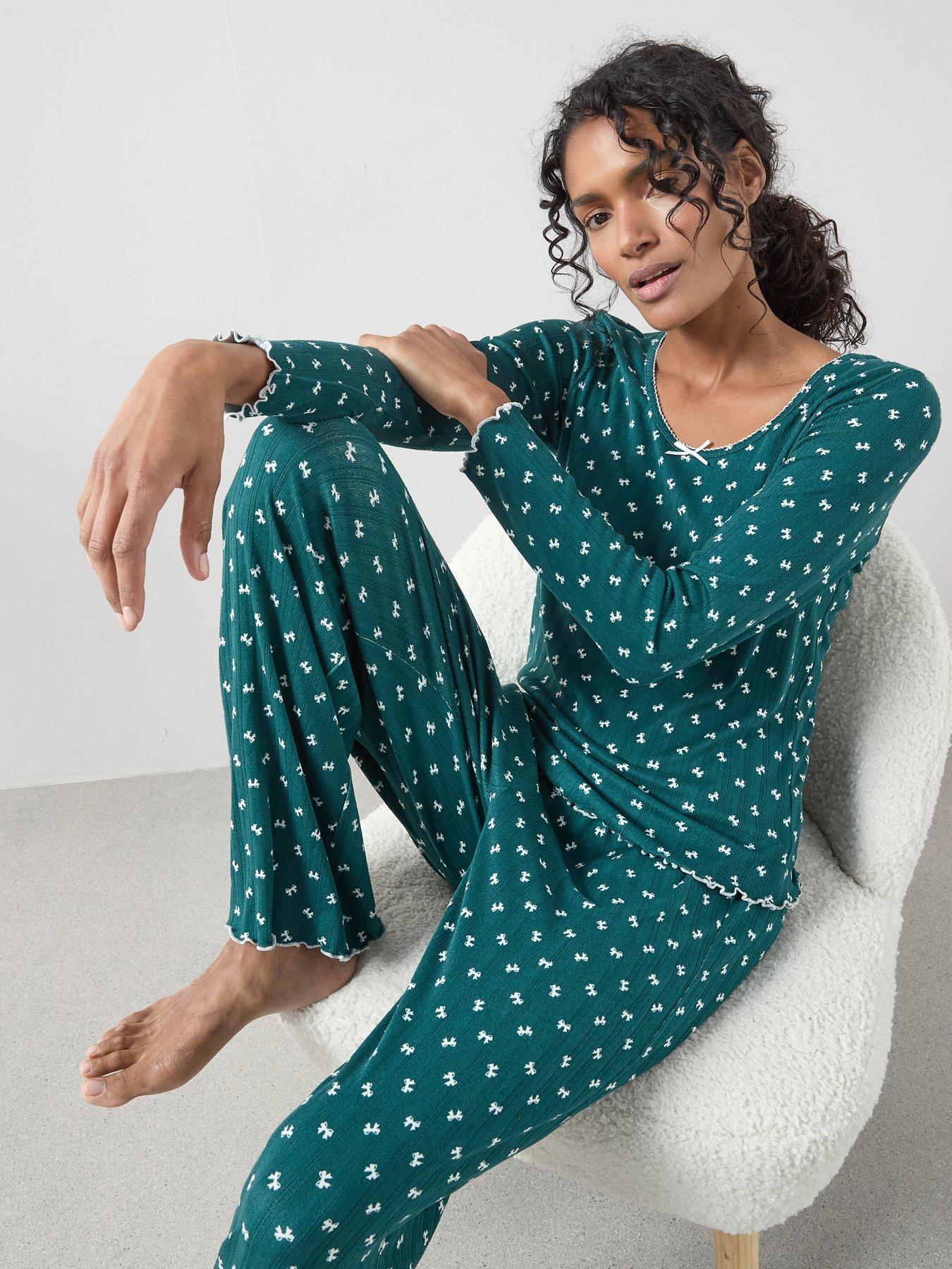 the-very-collection-soft-touch-pointelle-ribbon-print-henley-and-wide-leg-pj-set-greenoutfit