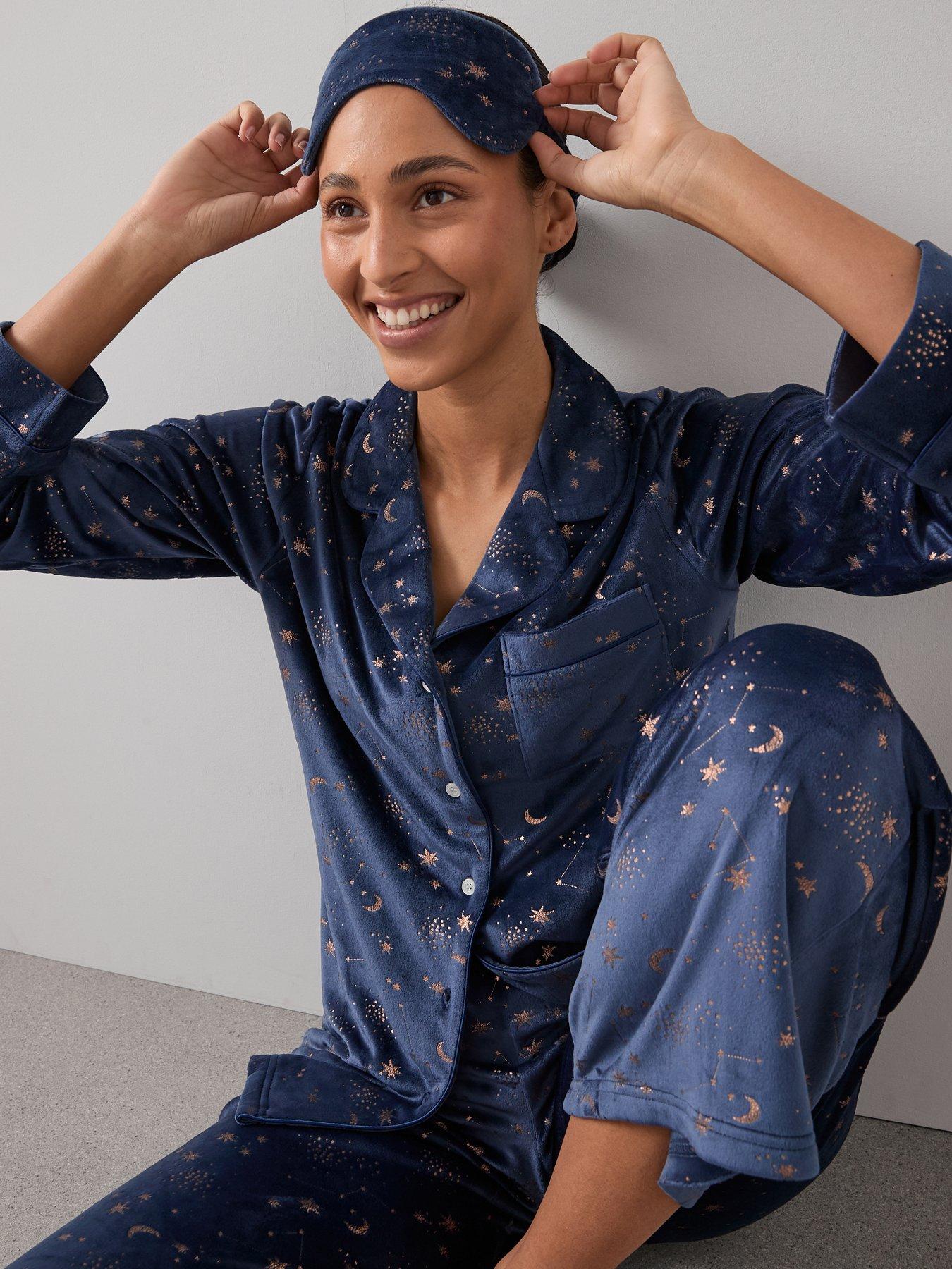 Image 4 of 6 of The Very Collection Crystal Print Fleece Revere Pj Set - Navy