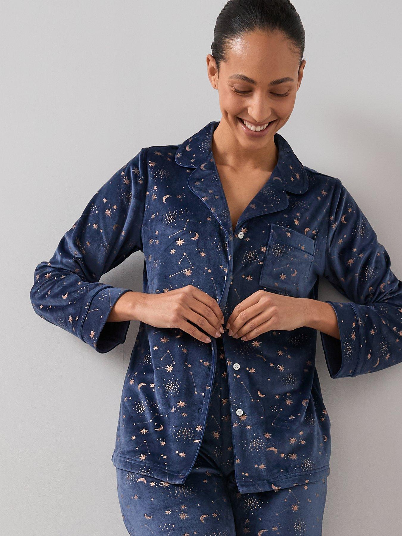 Image 6 of 6 of The Very Collection Crystal Print Fleece Revere Pj Set - Navy