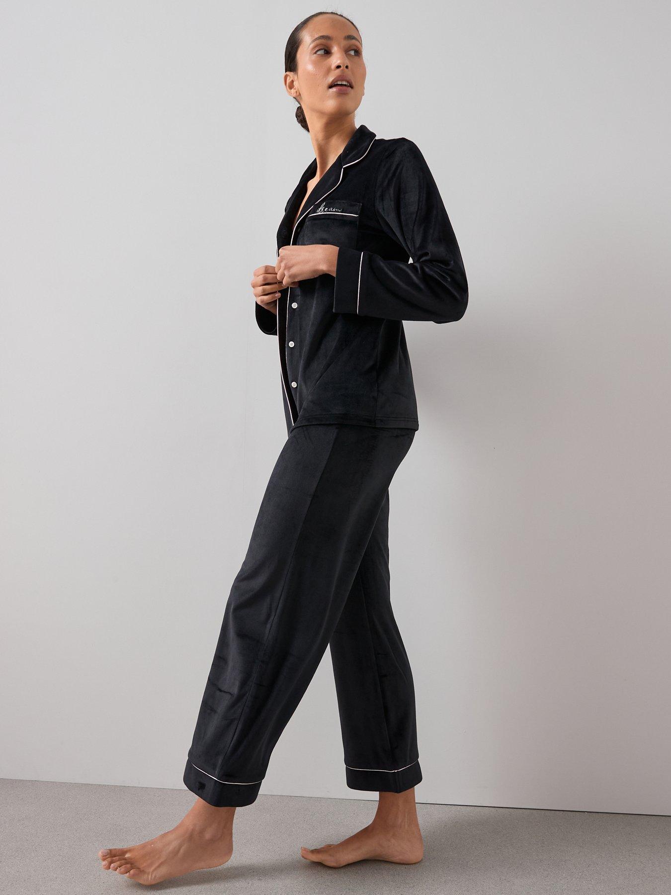 the-very-collection-embroided-fleece-contrast-piping-revere-pj-set-blackback