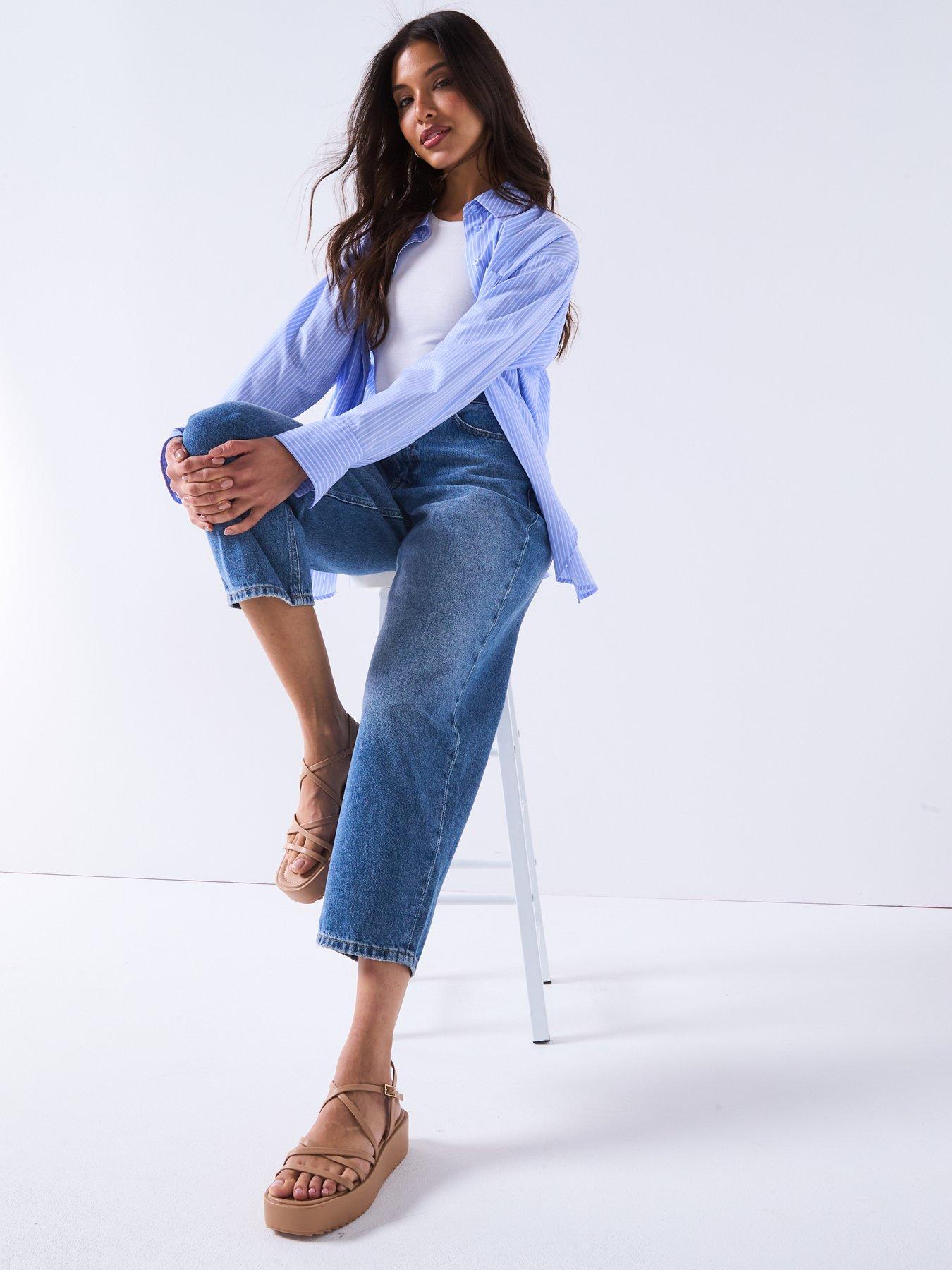 Image 4 of 6 of The Very Collection Cropped Barrel Leg Jeans - Mid Wash