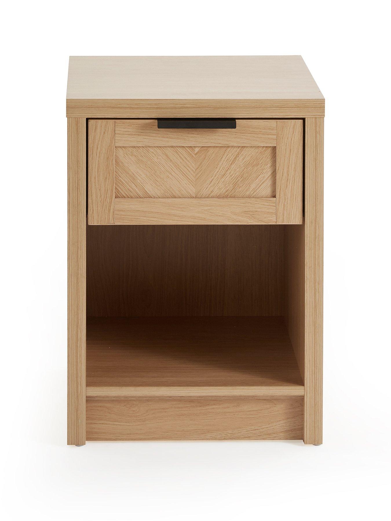 the-very-collection-chevry-side-table-oakstillFront