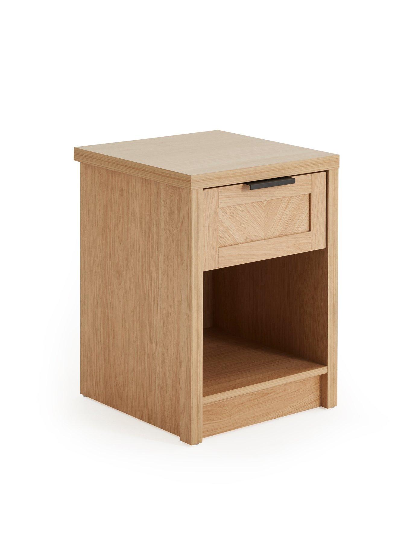 the-very-collection-chevry-side-table-oakback