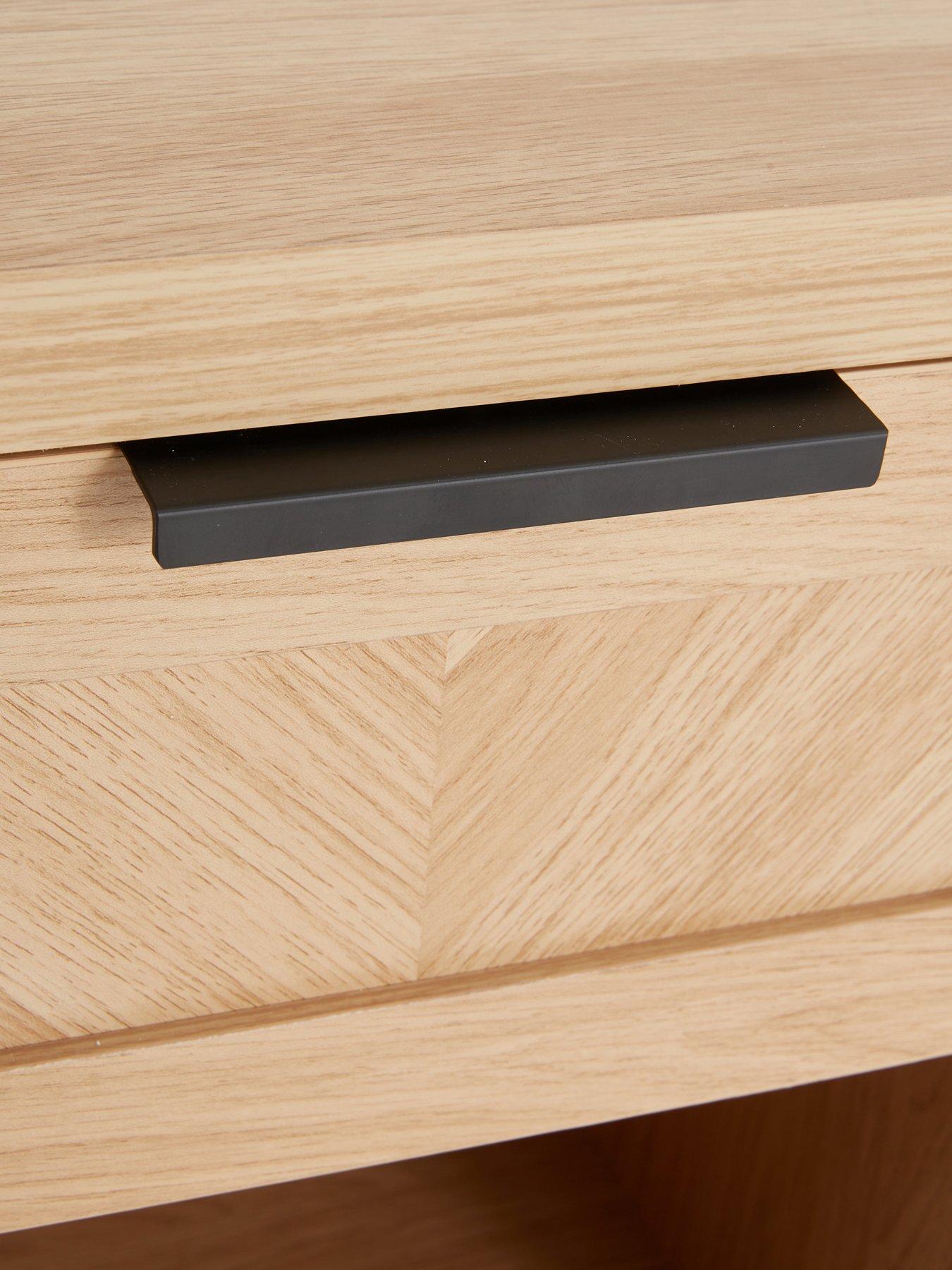 the-very-collection-chevry-side-table-oakoutfit