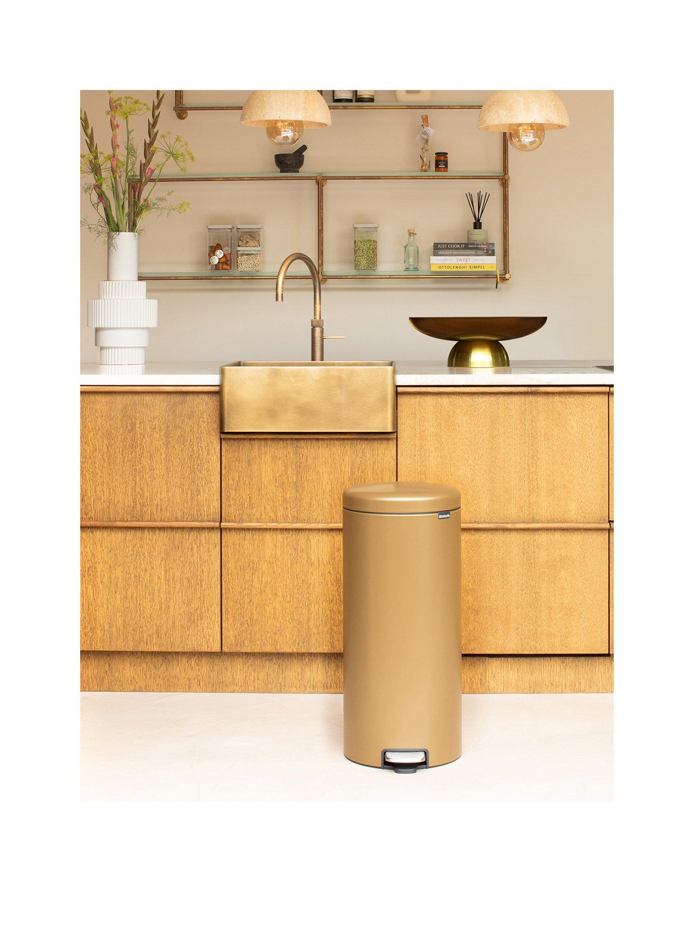 brabantia-newicon-30-litre-pedal-bin-in-brass