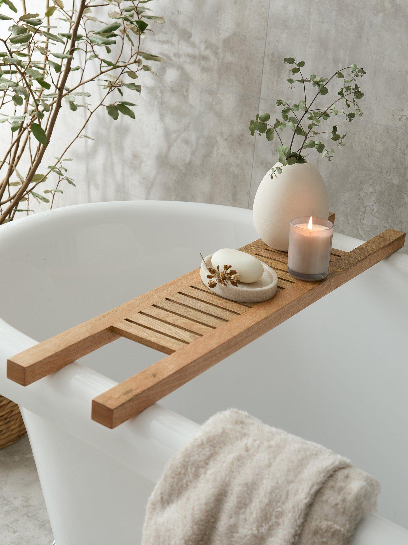 michelle-keegan-home-wooden-bath-bridge