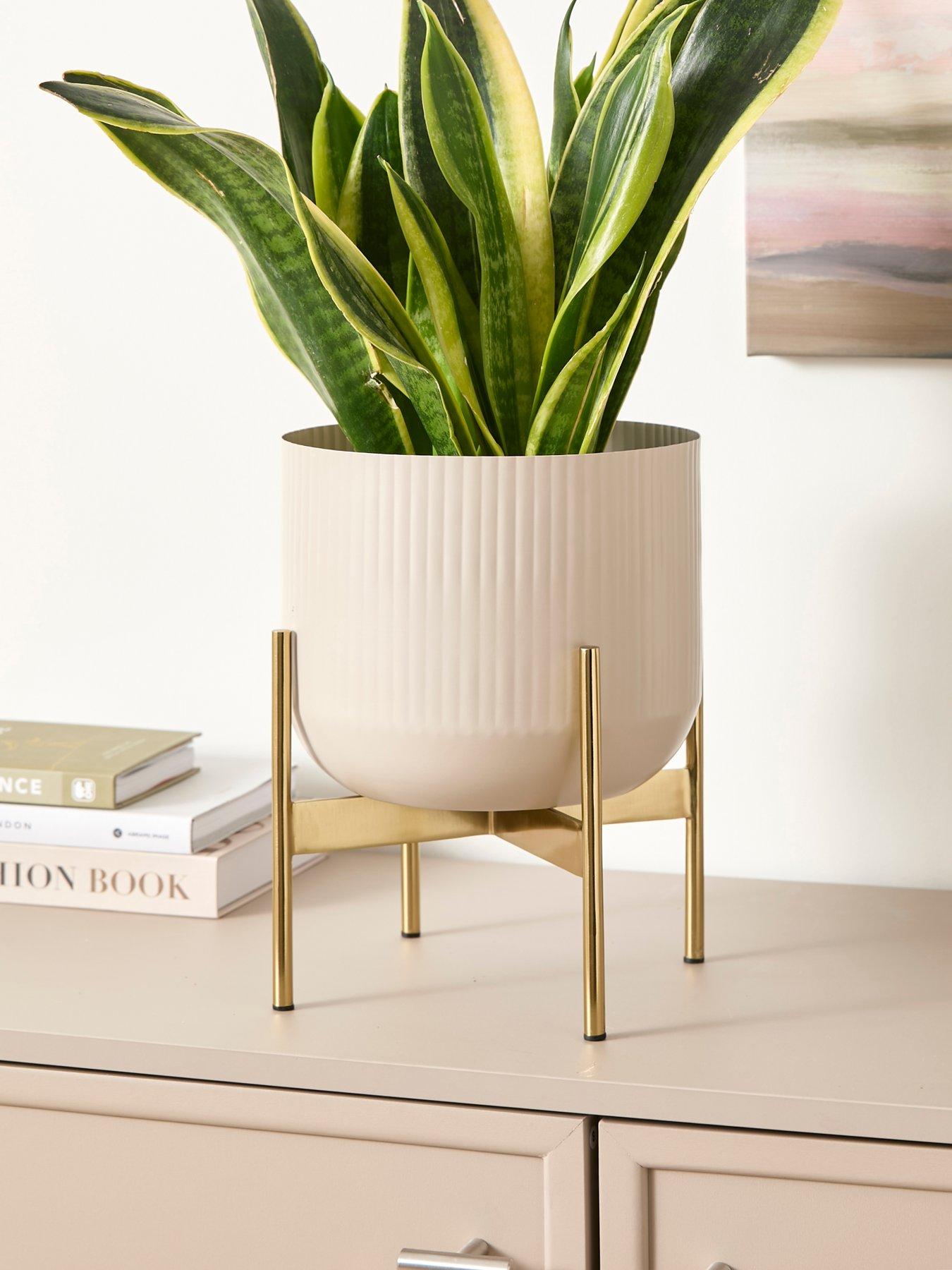 The Very Collection Fluted Planter