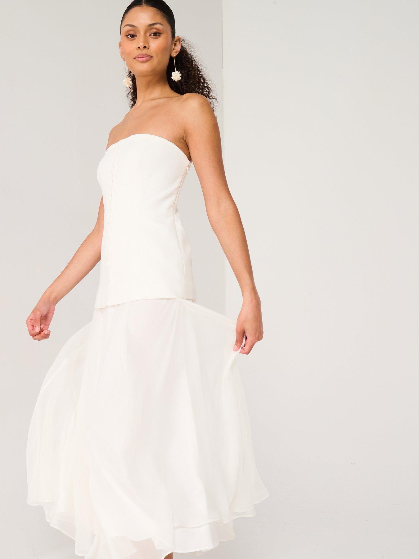 forever-new-alexis-hook-and-eye-sheer-midi-creamoutfit