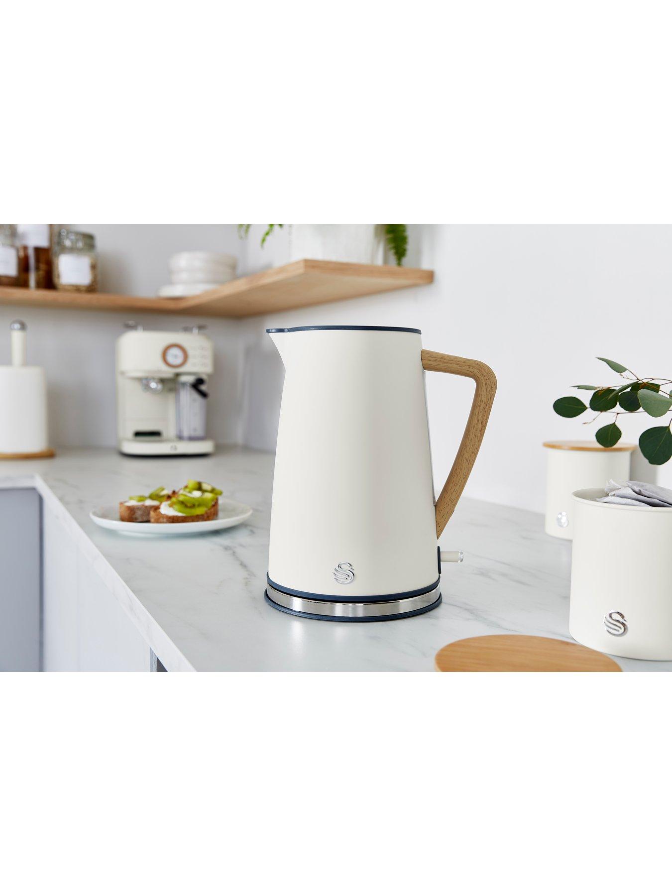 Image 2 of 6 of Swan EEJB153 Nordic 4 Slice Toaster and Kettle Set - White