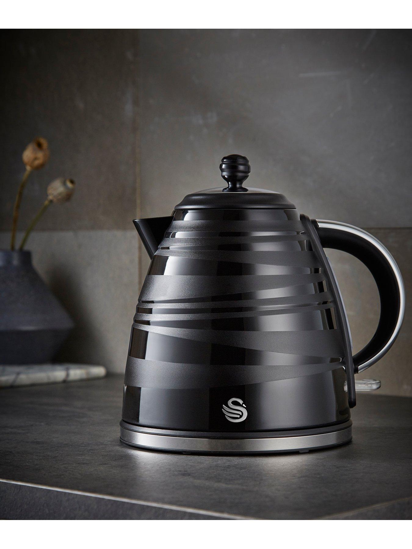 swan-eejb245-symphony-2-slice-toaster-and-kettle-set-blackstillFront