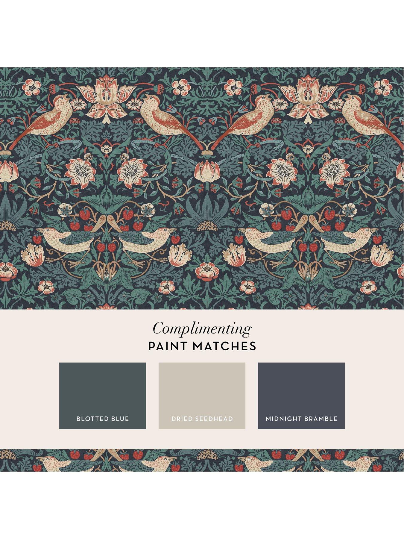 william-morris-at-home-strawberry-thief-wallpaper-in-deep-blueoutfit