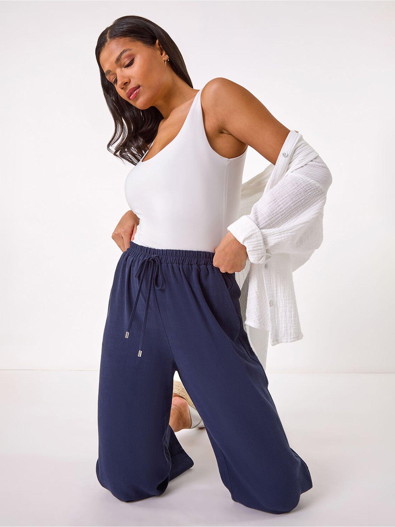 Image 4 of 5 of Roman Cropped Linen Trousers - Navy