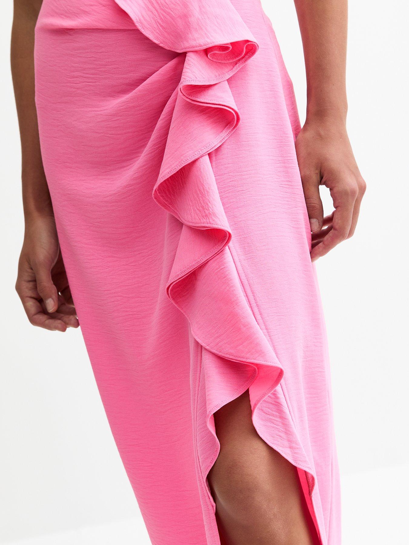 Image 4 of 4 of New Look Textured Ruffle Side Midi Skirt - Bright Pink