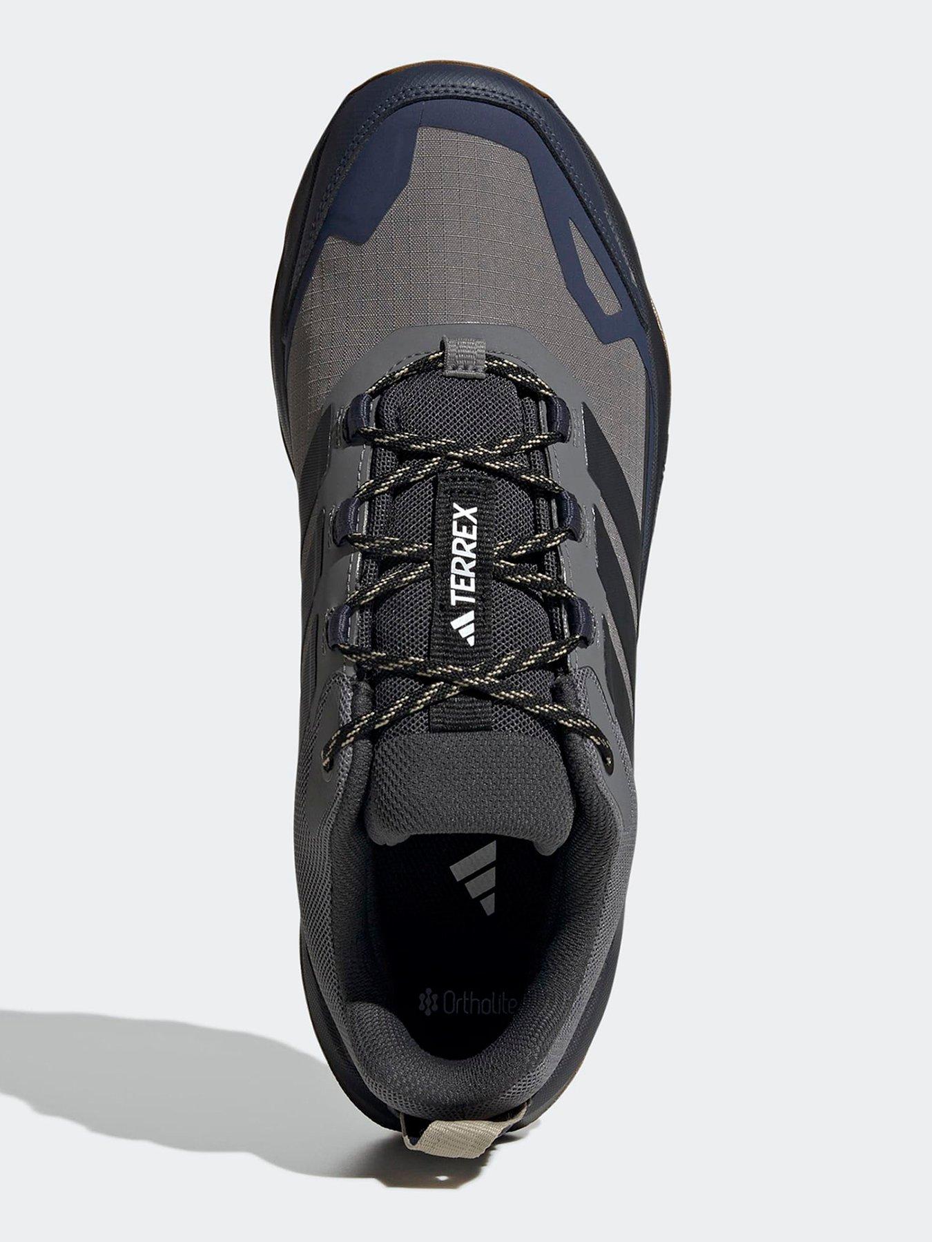 adidas-terrex-mens-skychaser-ax5-gtx-hiking-shoes-greyoutfit