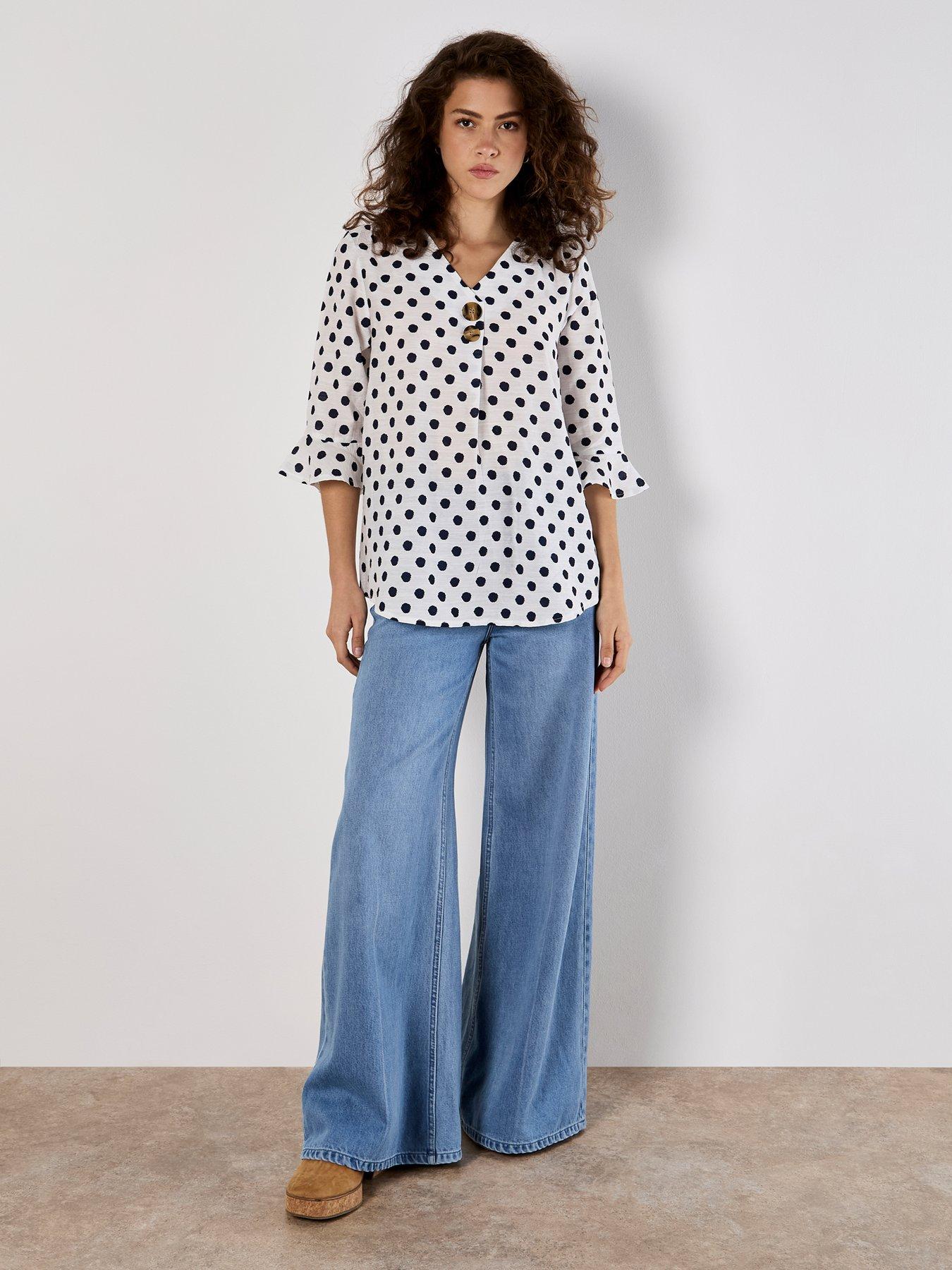 apricot-apricot-spaced-polkadot-2btn-bell-sl-topback