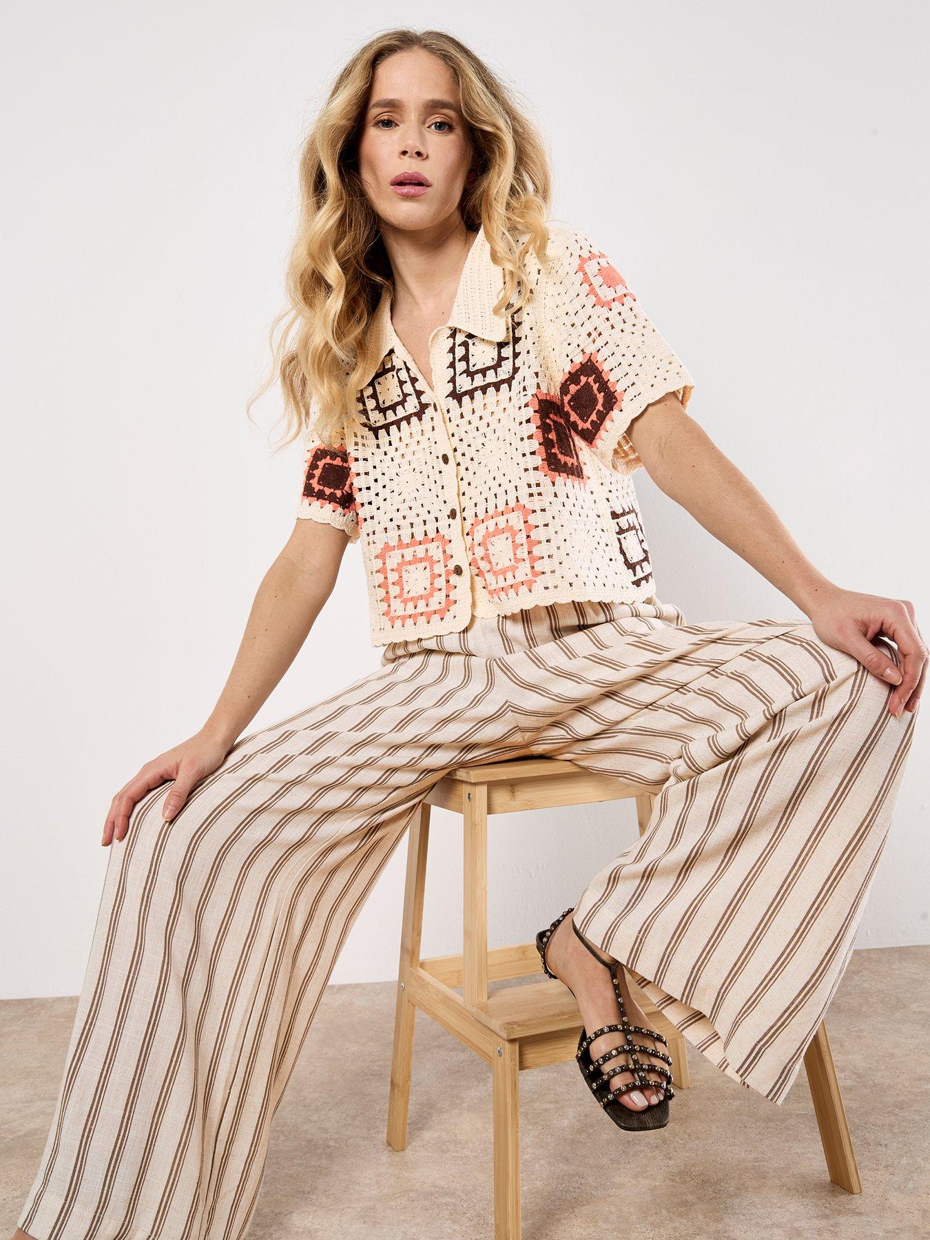 Image 3 of 5 of Apricot Tonal Granny Square Collar Top