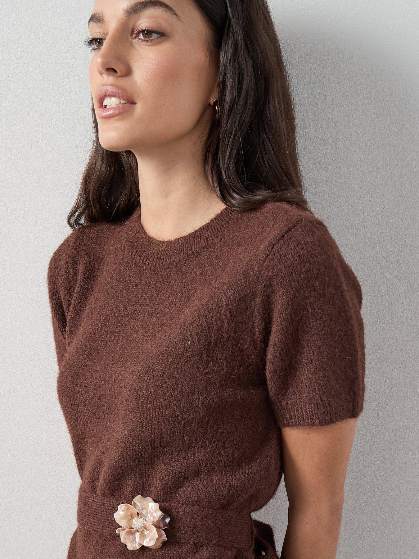the-very-collection-crew-neck-belted-jumper-with-detachable-brooch-chocolateoutfit