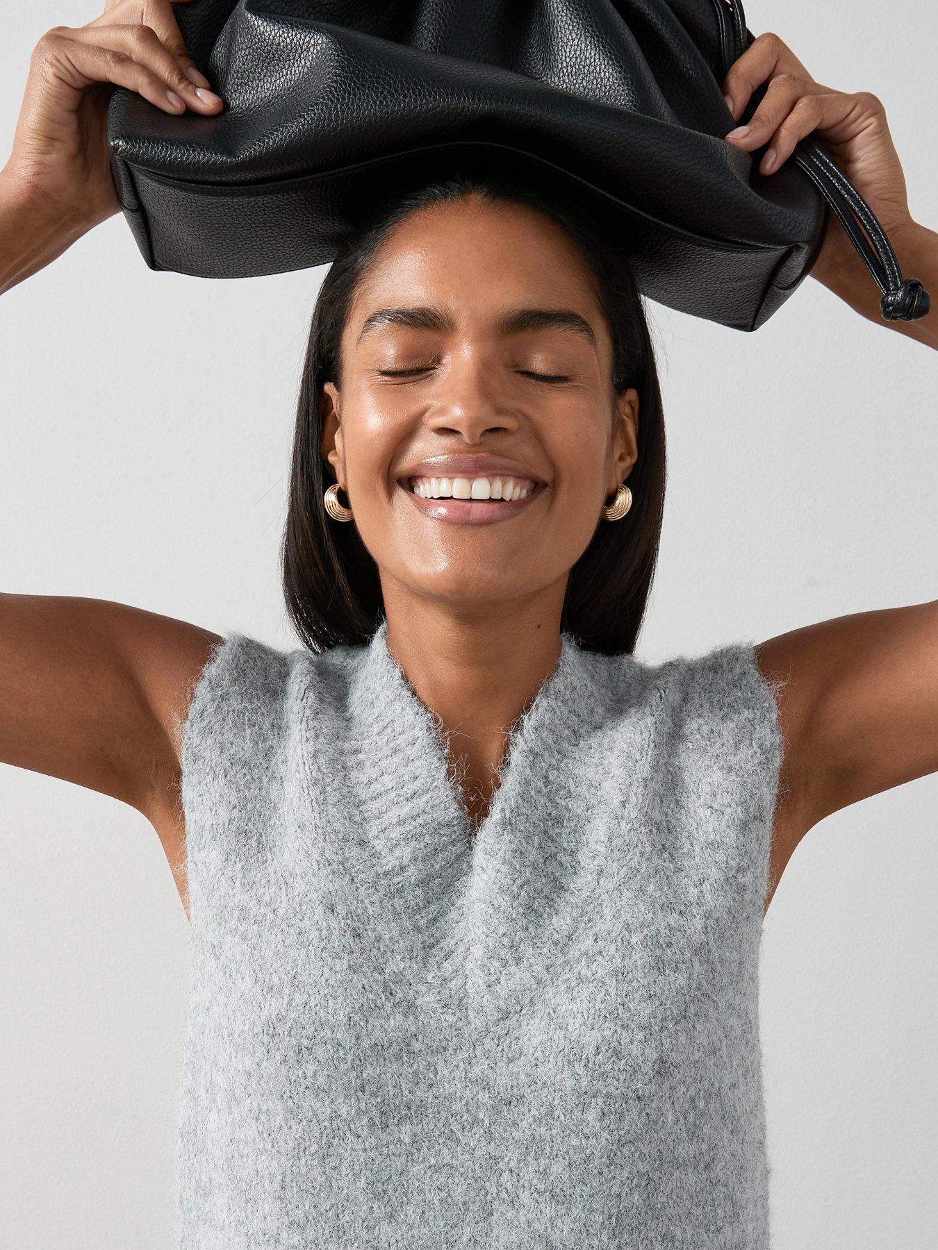 the-very-collection-v-neck-sleeveless-knitted-tank-with-wool-greyoutfit