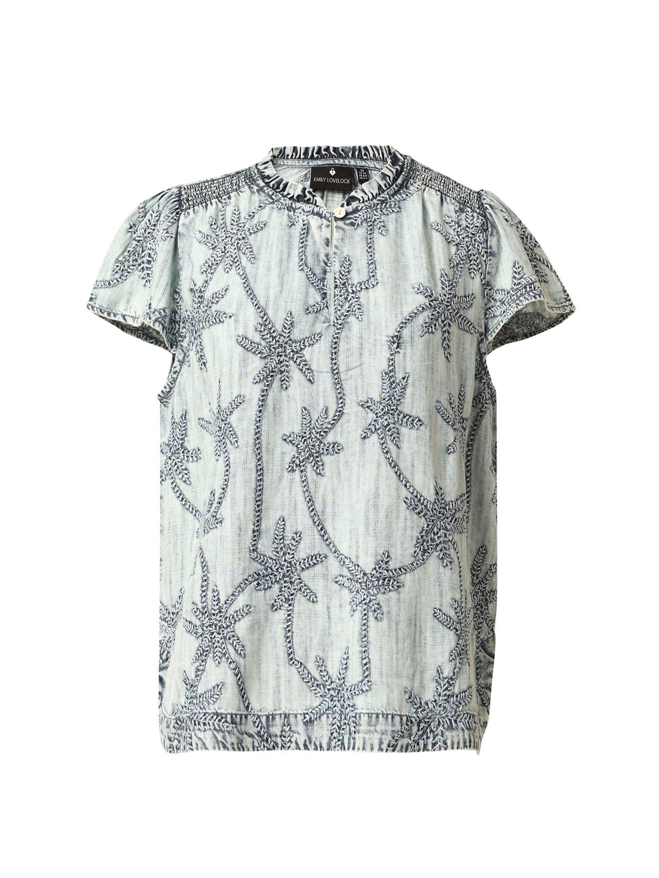emily-lovelock-claire-palm-print-denim-top-blueoutfit