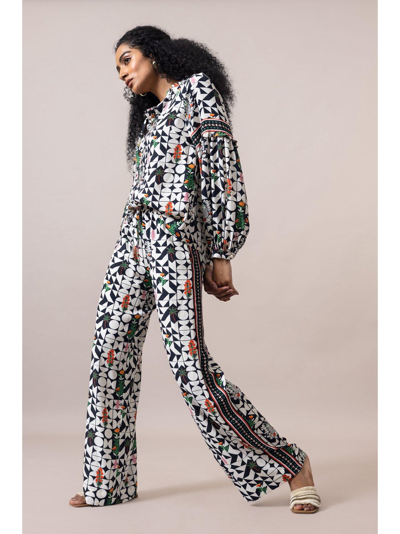 emily-lovelock-denise-floral-print-pants-bluedetail