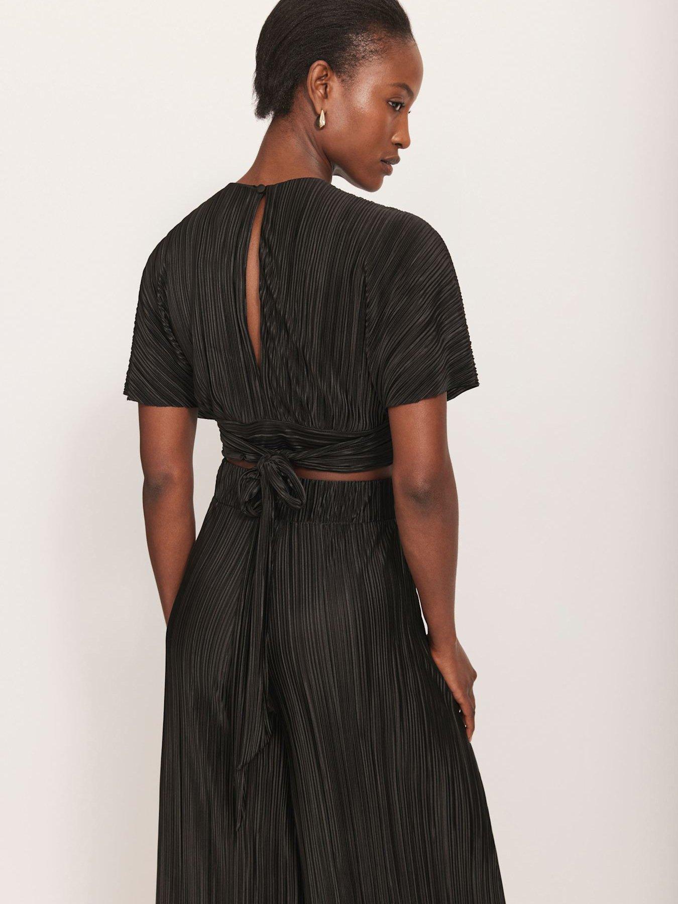 Image 4 of 6 of Mint Velvet Beach Plisse Set - Black