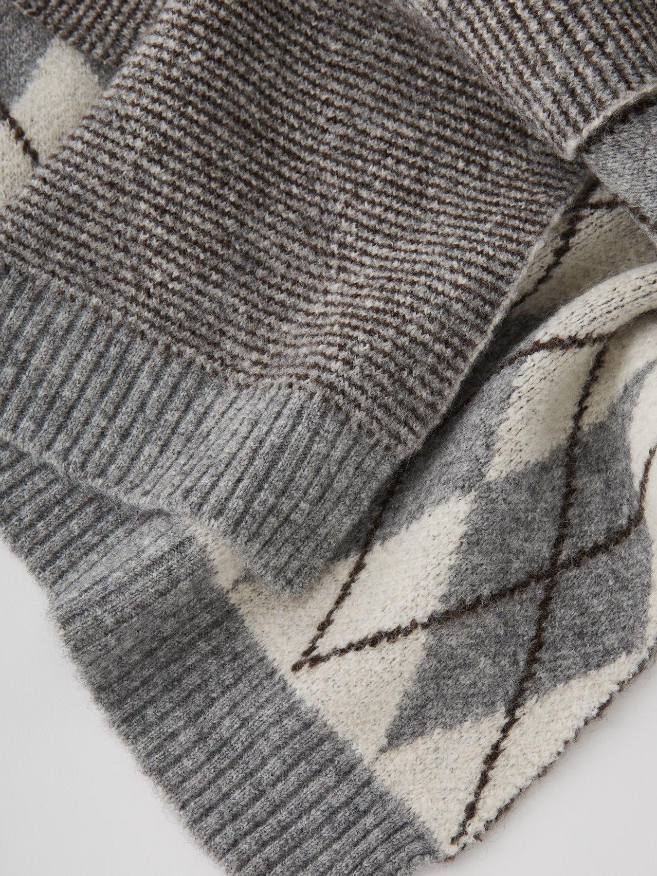 the-very-collection-knitted-argyle-scarf-with-wool-greyoutfit