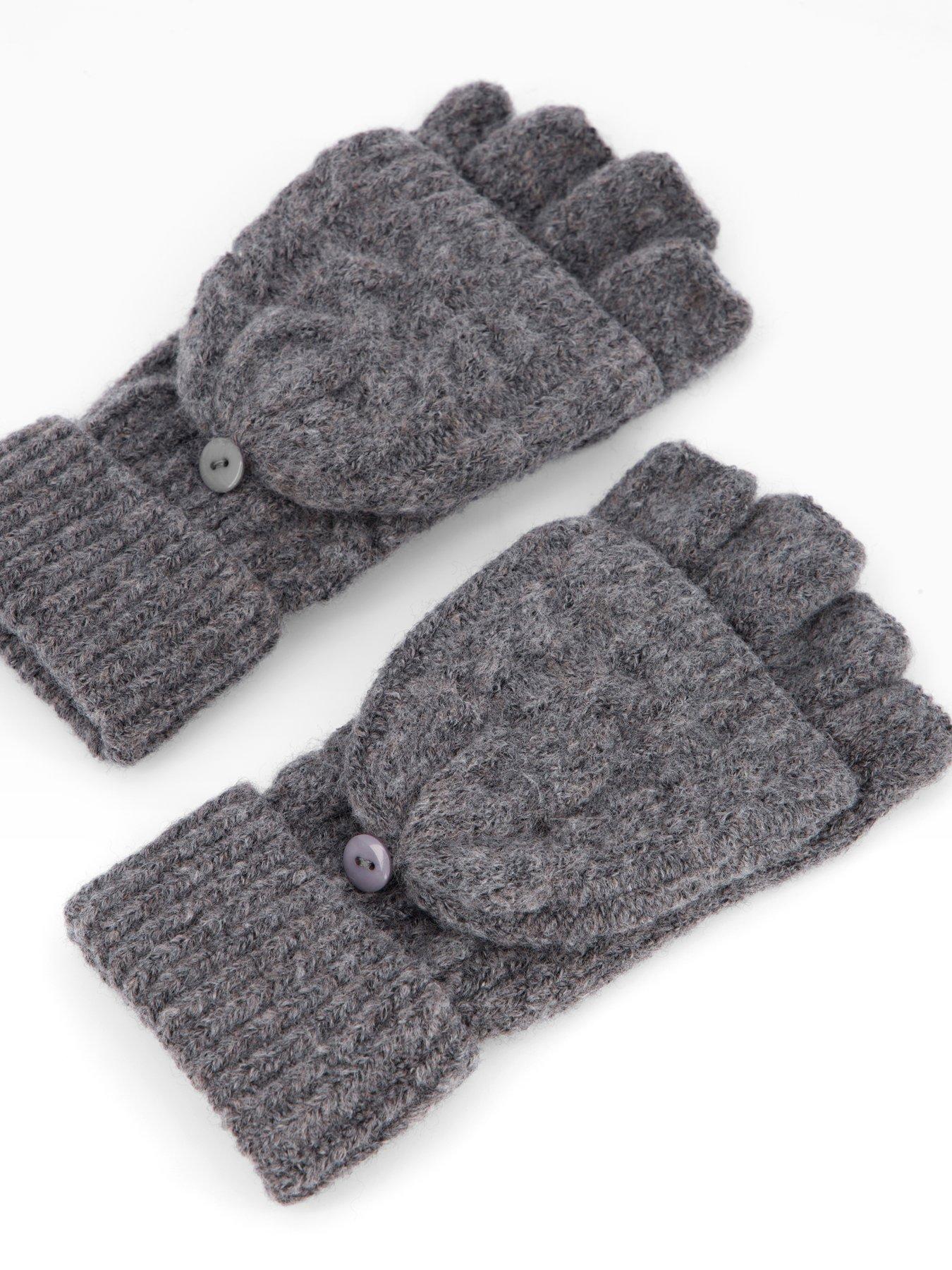 the-very-collection-cable-knit-mittens-greydetail
