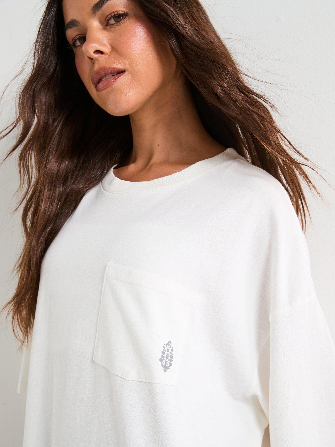 fp-movement-womens-training-logo-tackle-tee-whiteoutfit