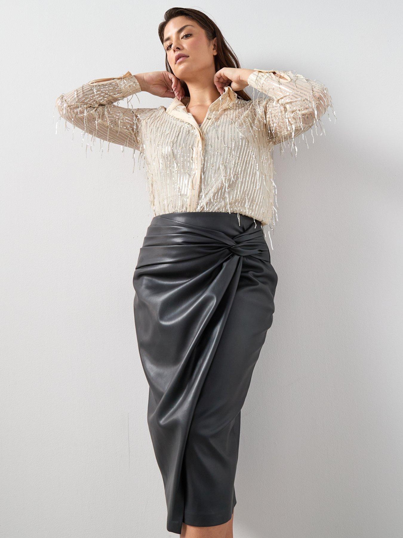 Image 6 of 6 of The Very Collection Curve Curve Sequin Longline Blouse