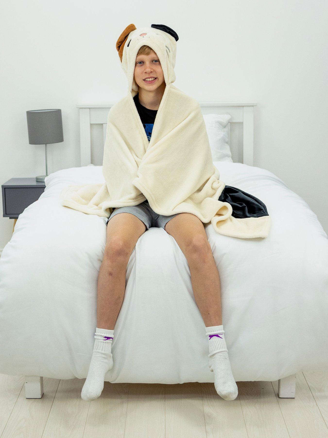 Image 4 of 7 of Squishmallows Squishmallows Camcat 3D Hooded Fleece Blanket