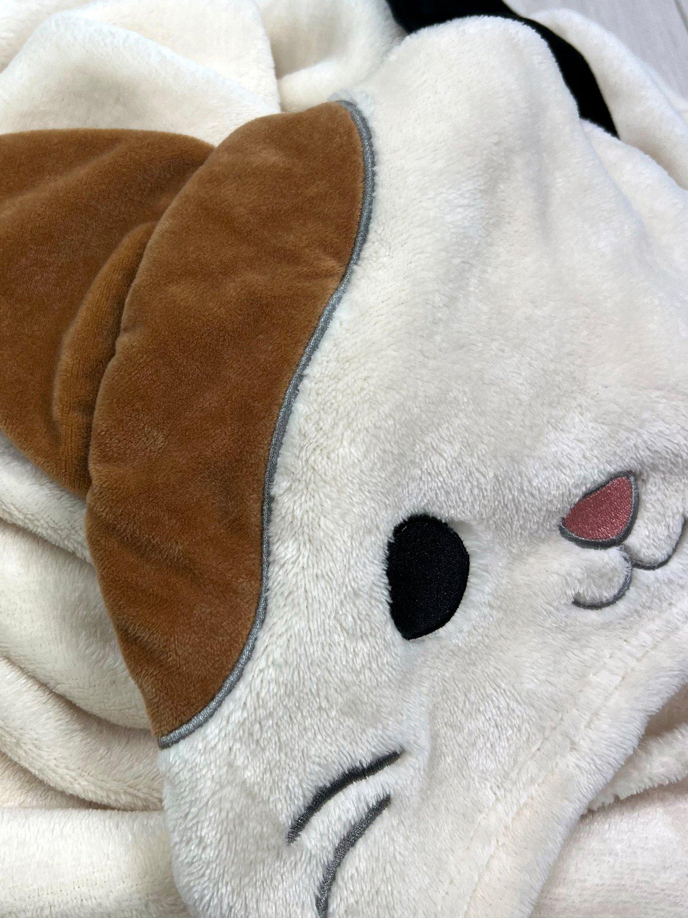 Image 5 of 7 of Squishmallows Squishmallows Camcat 3D Hooded Fleece Blanket