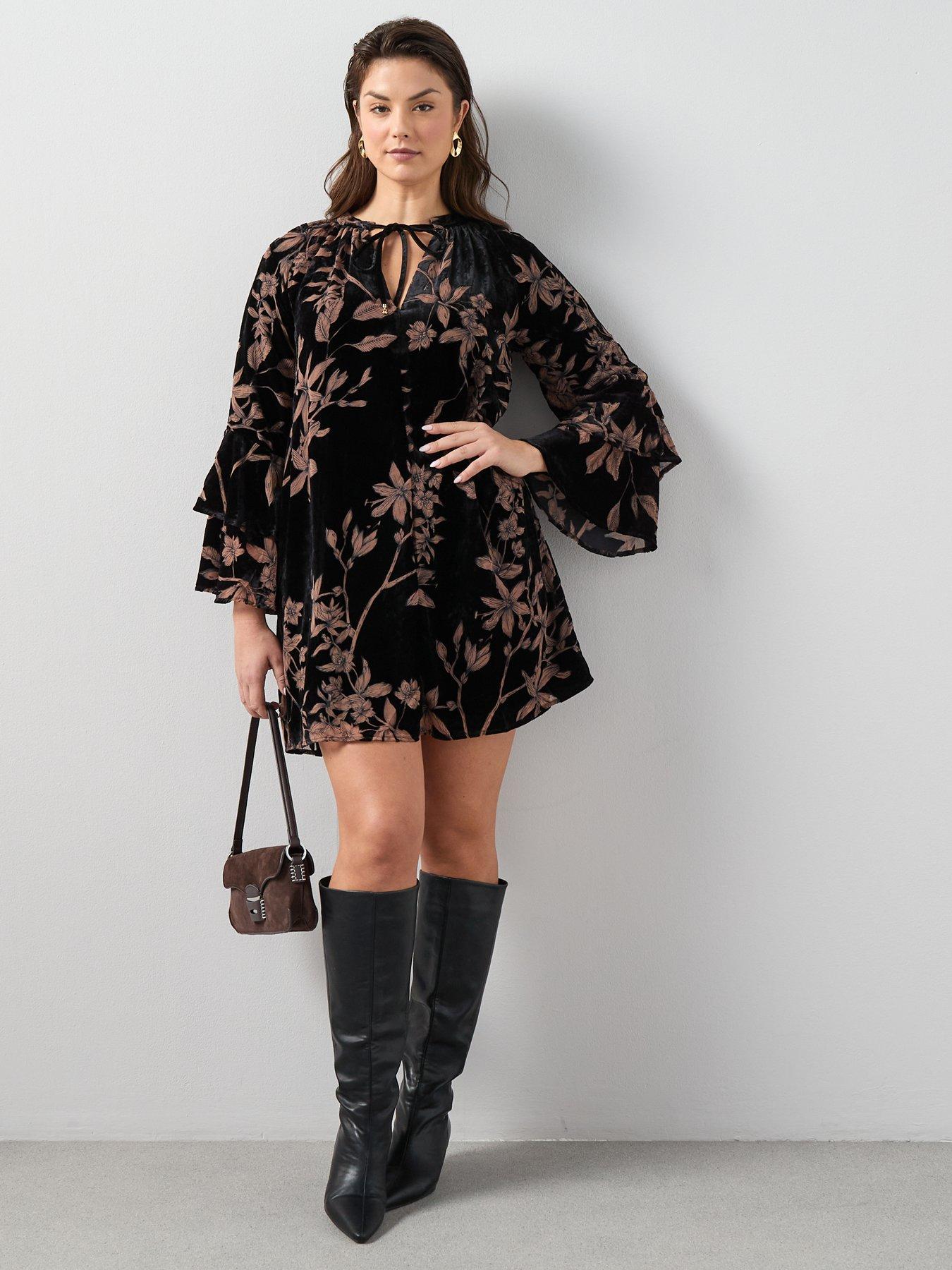 Image 3 of 6 of The Very Collection Curve Curve Devore Ruffle Sleeve Smock Dress