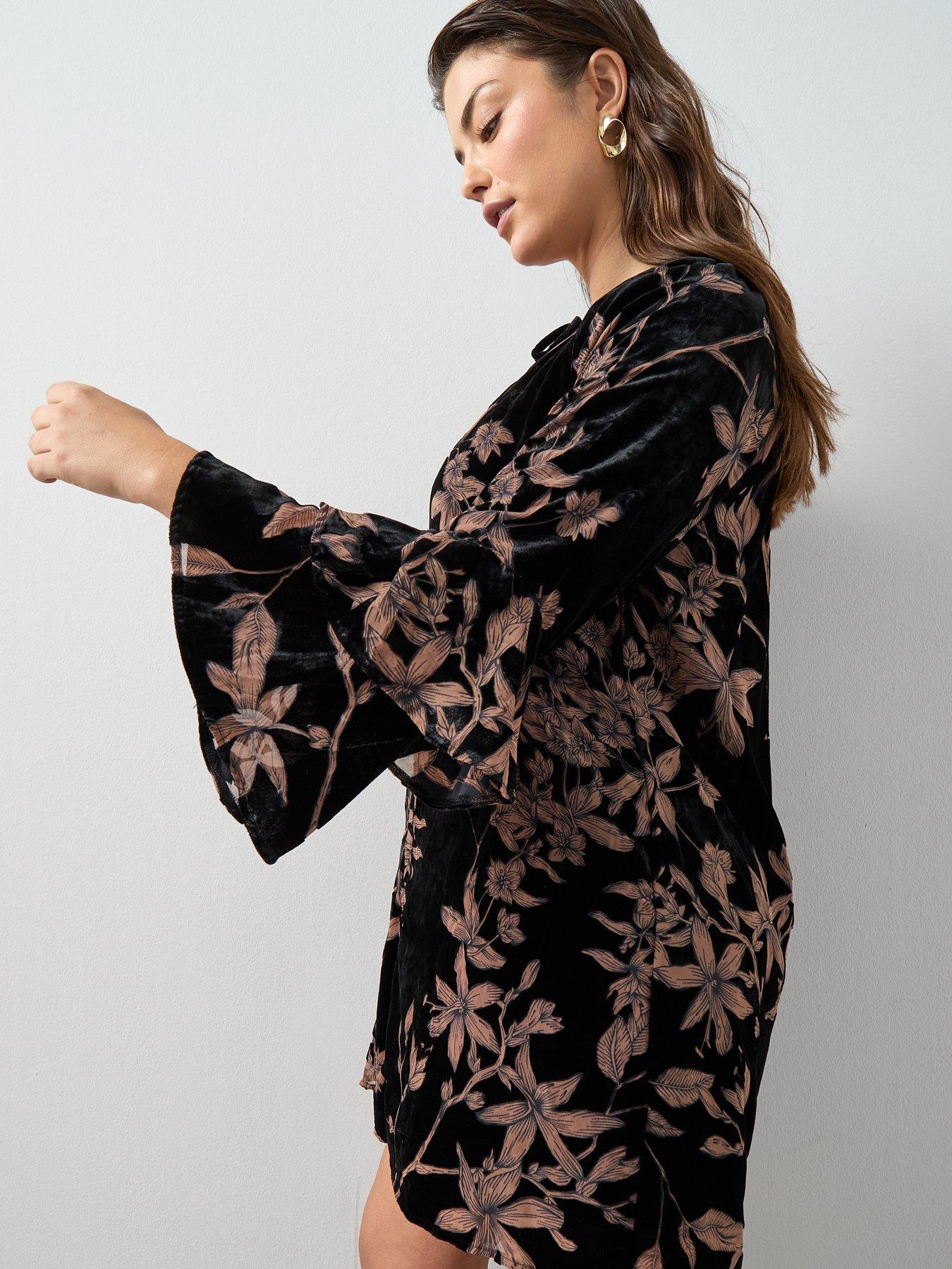 Image 4 of 6 of The Very Collection Curve Curve Devore Ruffle Sleeve Smock Dress